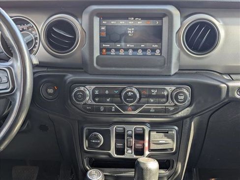 Used 2022 Jeep Gladiator Sport image 13