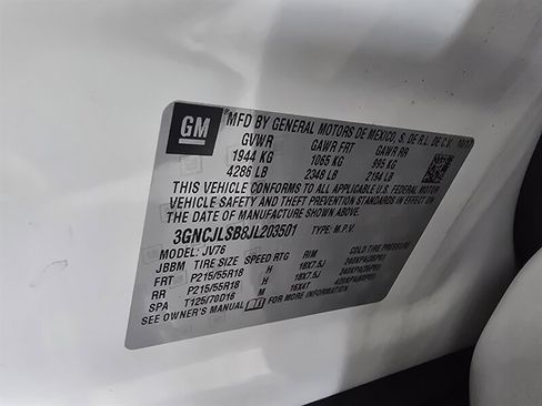Used 2018 Chevrolet Trax LT w/ Sun & Sound Package FWD image 32