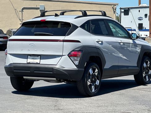 Certified 2025 Hyundai Kona SEL AWD/4WD image 4