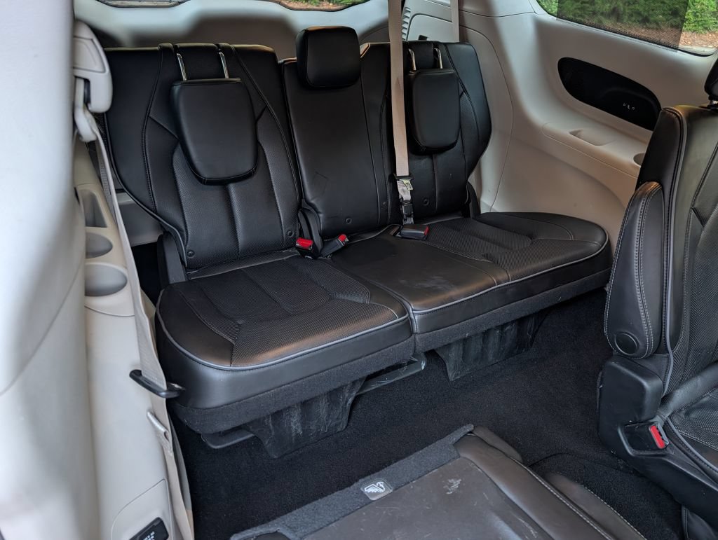 Used 2018 Chrysler Pacifica Limited FWD image 21