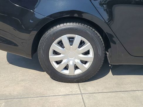 Used 2017 Kia Forte LX image 7