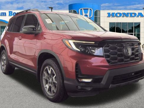 Used 2022 Honda Passport TrailSport image 2