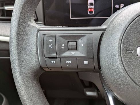 Used 2025 Nissan Kicks SV FWD image 23