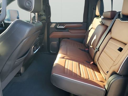 Used 2025 GMC Sierra 2500 Denali Ultimate w/ Max Trailering Package image 21