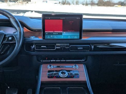Used 2024 Lincoln Aviator Reserve AWD/4WD image 13