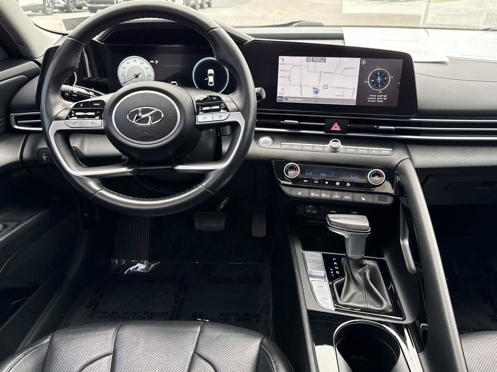 Certified 2022 Hyundai Elantra Limited FWD image 2
