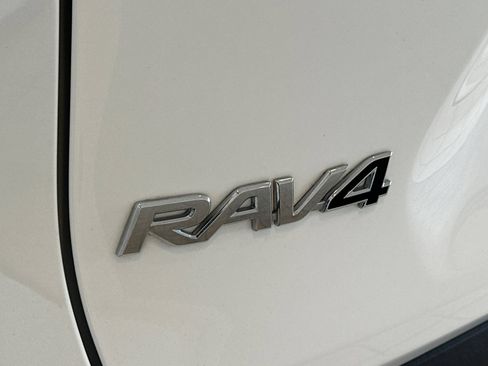 Certified 2021 Toyota RAV4 XLE AWD/4WD image 27