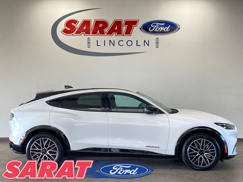 Certified 2024 Ford Mustang Mach-E Premium AWD/4WD image 1