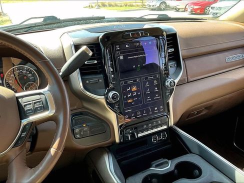 Used 2022 RAM 2500 Laramie AWD/4WD image 8