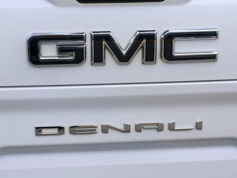 Used 2023 GMC Sierra 1500 Denali Ultimate AWD/4WD image 10