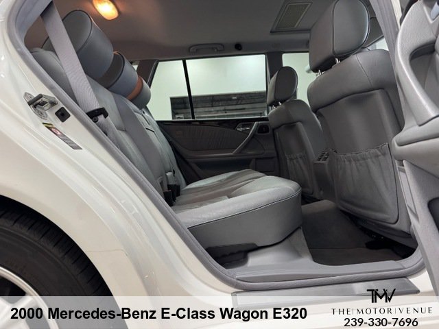 Used 2000 Mercedes-Benz E 320 4MATIC Wagon image 30