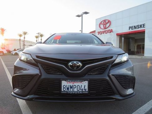 Certified 2021 Toyota Camry SE image 2