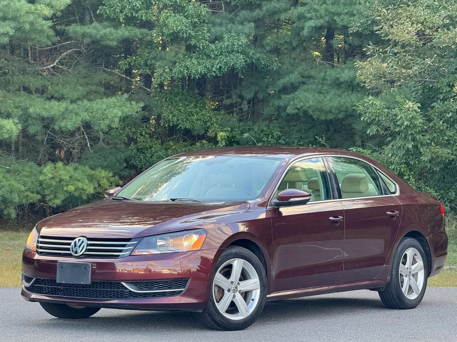 Used 2012 Volkswagen Passat 2.5 SE FWD image 1