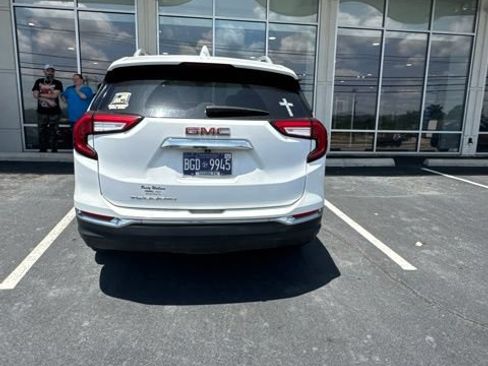 Used 2022 GMC Terrain SLT w/ Infotainment Package II FWD image 5