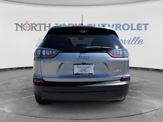 Used 2019 Jeep Cherokee Latitude w/ Popular Appearance Group FWD image 4