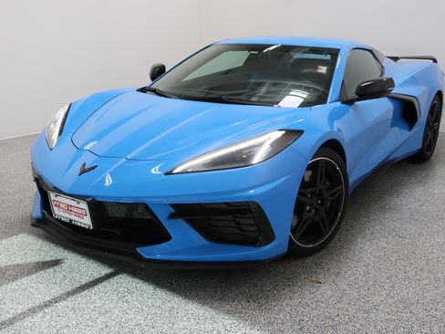 Used 2022 Chevrolet Corvette Stingray Preferred Conv w/ Z51 Performance Package RWD image 2