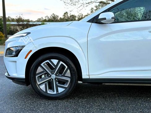 Used 2023 Hyundai Kona SEL image 12