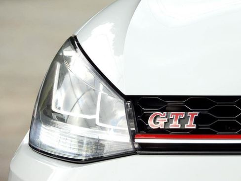 Used 2020 Volkswagen GTI S image 2