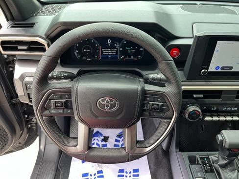 Used 2026 Toyota Tacoma TRD Off-Road AWD/4WD image 9