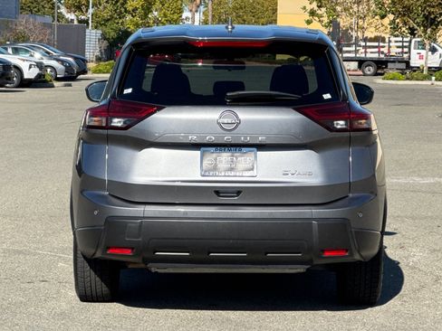Certified 2024 Nissan Rogue SV image 5