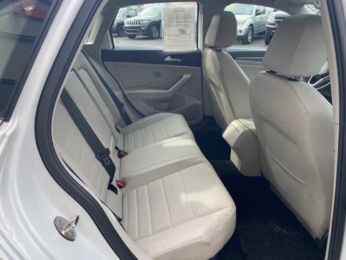 Used 2024 Volkswagen Jetta SE FWD image 22