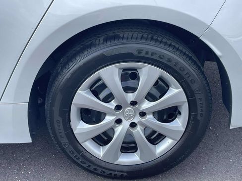 Used 2025 Toyota Corolla LE FWD image 26