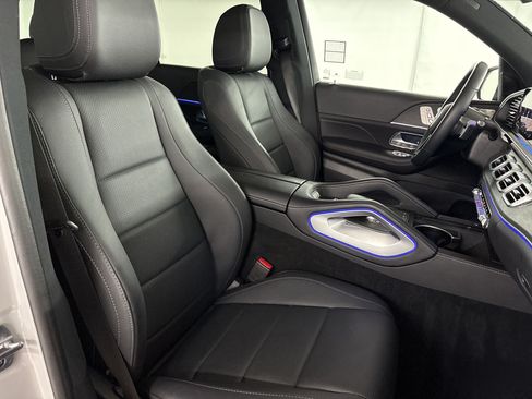 Used 2025 Mercedes-Benz GLS 450 4MATIC image 31