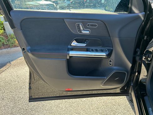 Certified 2021 Mercedes-Benz GLA 250 4MATIC image 16