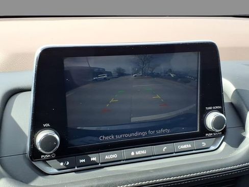 Used 2023 Nissan Rogue SV image 26