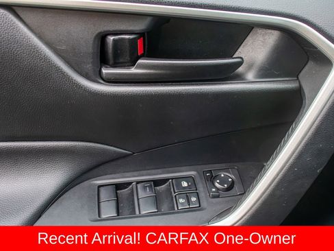 Used 2021 Toyota RAV4 LE image 21