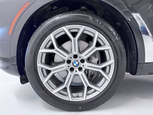 Used 2023 BMW X7 xDrive40i w/ Premium Package AWD/4WD image 10