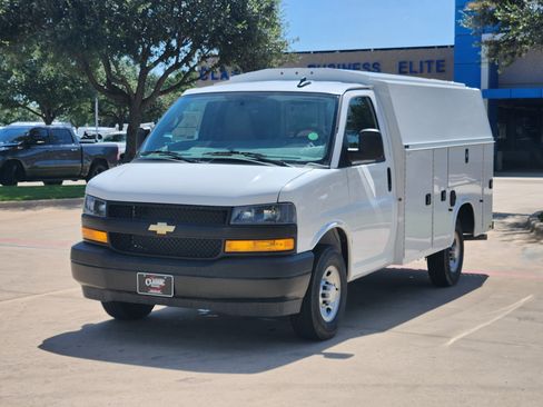 New 2025 Chevrolet Express 3500 w/ Power Convenience Package image 10