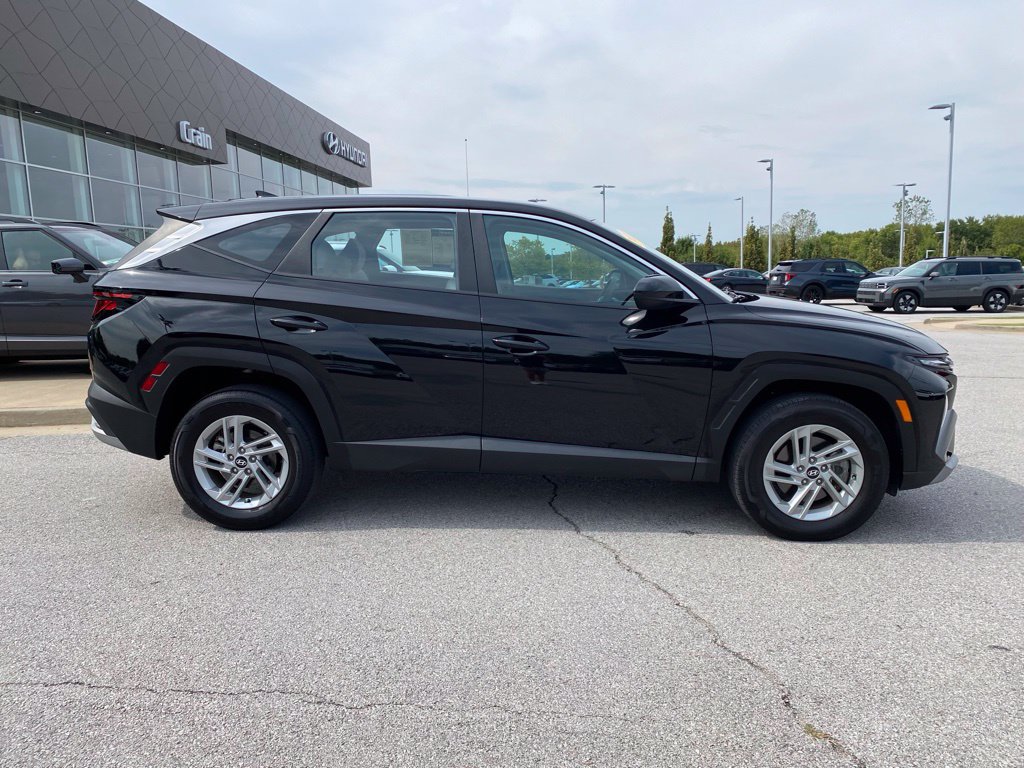 Used 2025 Hyundai Tucson SE AWD/4WD image 9