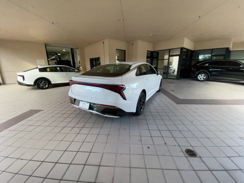 Used 2025 Kia K5 LXS image 2