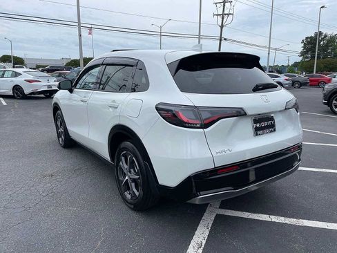 Used 2023 Honda HR-V EX-L image 3