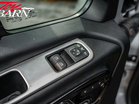 Used 2020 Mercedes-Benz Sprinter 2500 image 23