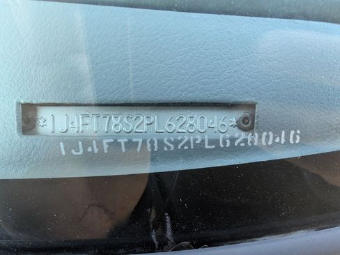 Used 1993 Jeep Cherokee Country image 8