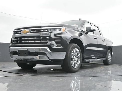 Used 2022 Chevrolet Silverado 1500 LTZ w/ LTZ Convenience Package II AWD/4WD image 26