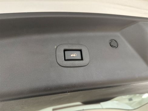 Used 2020 Nissan Armada SL w/ Premium Package image 30