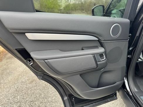 New 2026 Land Rover Discovery Dynamic SE AWD/4WD image 12