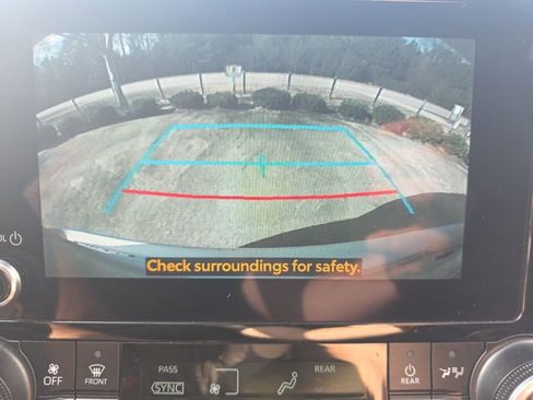 Used 2024 Toyota Highlander XLE image 35