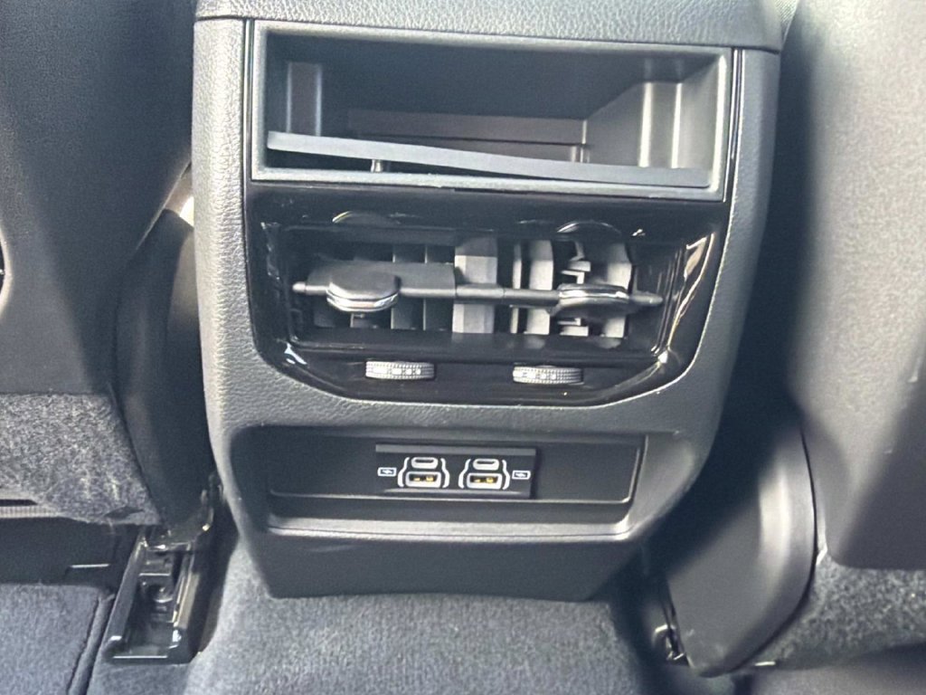 Used 2025 Jeep Grand Cherokee Laredo X AWD/4WD image 24