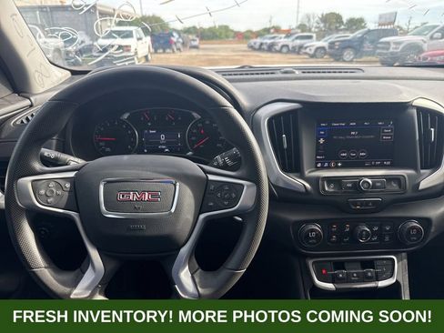Used 2024 GMC Terrain SLE w/ Driver Convenience Package FWD image 8