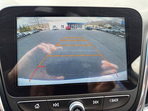 Used 2018 Chevrolet Equinox LT w/ Sun & Infotainment Package image 29