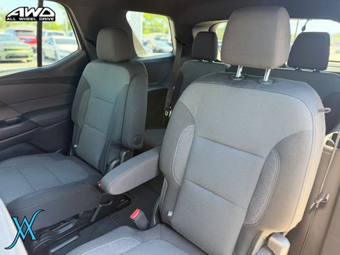 Used 2023 Chevrolet Traverse LT AWD/4WD image 15