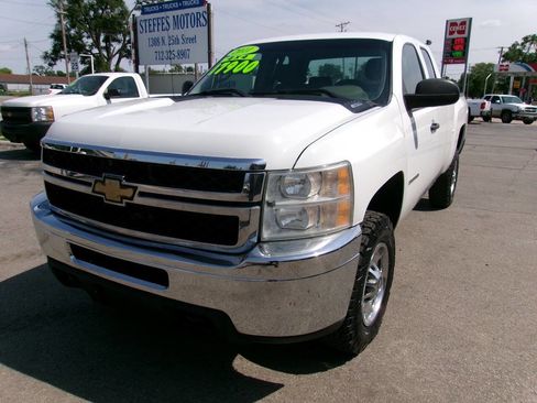 Used 2011 Chevrolet Silverado 2500 W/T AWD/4WD image 8