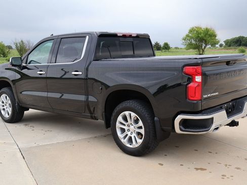 Used 2023 Chevrolet Silverado 1500 LTZ w/ LTZ Premium Package AWD/4WD image 13