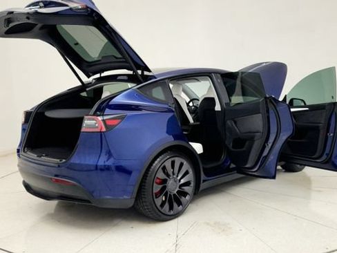 Used 2023 Tesla Model Y Performance AWD/4WD image 19