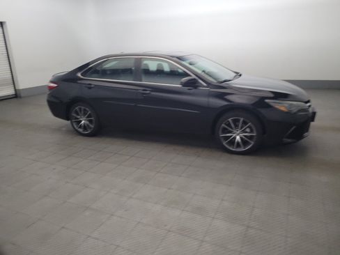 Used 2015 Toyota Camry XSE image 11