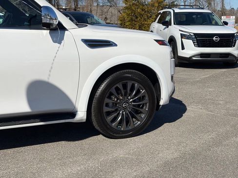 Certified 2023 Nissan Armada Platinum w/ Captain's Chairs Package RWD image 9